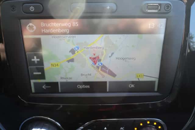 Renault Captur (2013) thumbnail 22