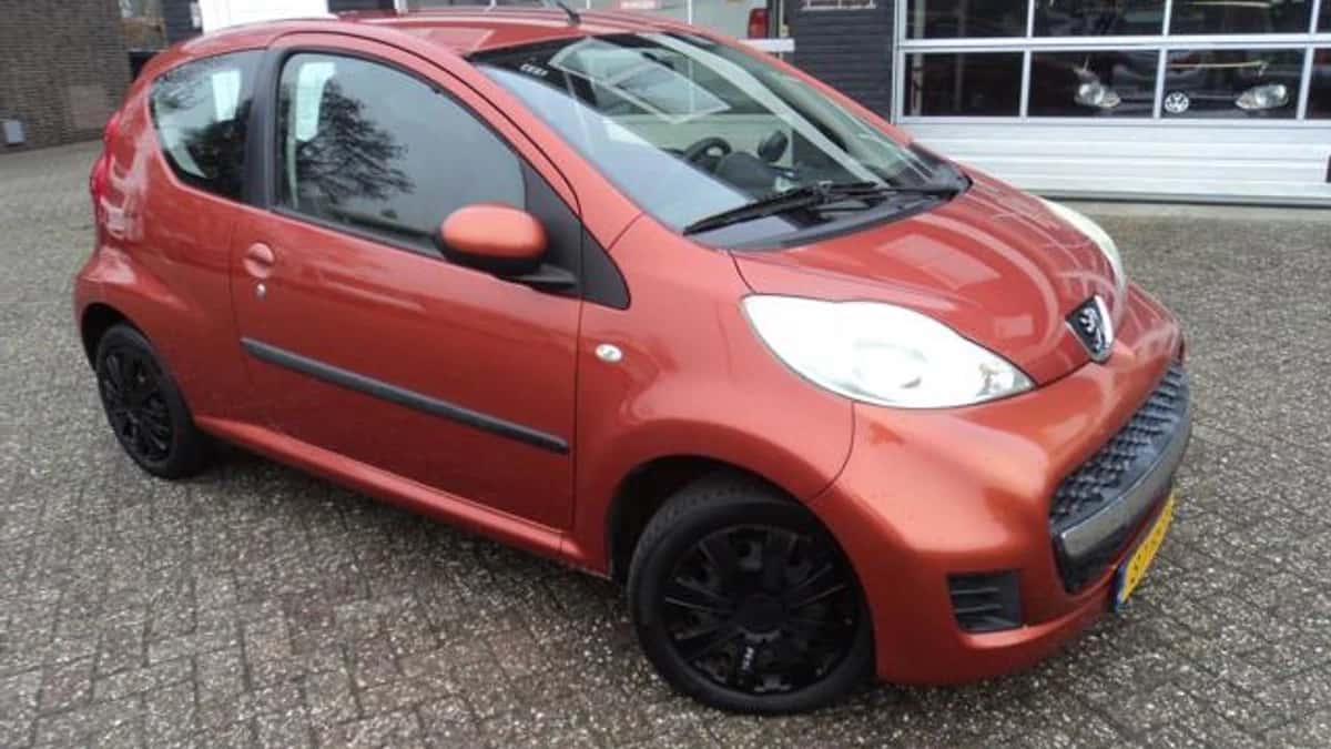 Peugeot 107 (2009) — foto 1