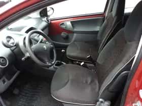 Peugeot 107 (2009) thumbnail 11