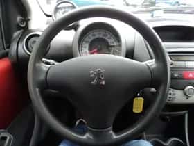 Peugeot 107 (2009) thumbnail 13