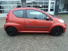 Peugeot 107 (2009) thumbnail 9
