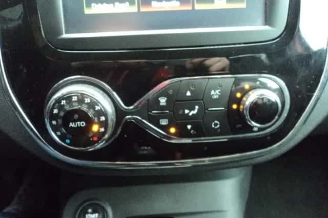 Renault Captur (2017) thumbnail 21