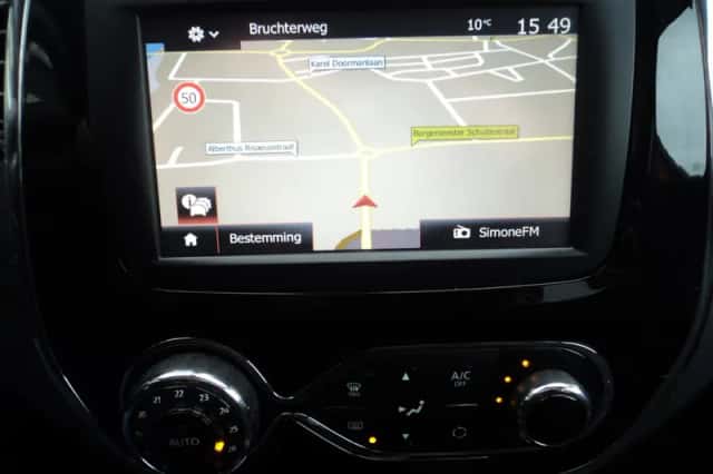 Renault Captur (2017) thumbnail 23