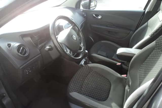 Renault Captur (2018) thumbnail 11