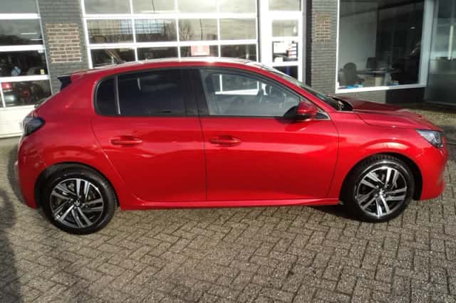 Peugeot 208 (2021) thumbnail 9