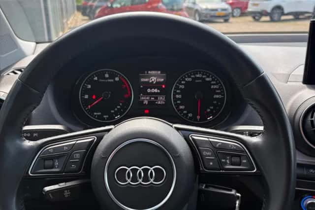 Audi Q2 (2018) thumbnail 16
