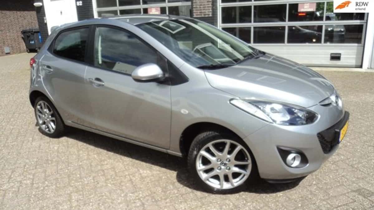 Mazda 2 (2012) — foto 1