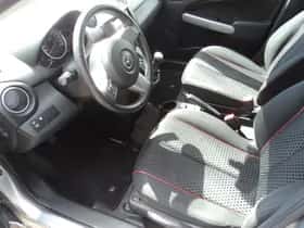 Mazda 2 (2012) thumbnail 11
