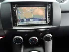 Mazda 2 (2012) thumbnail 17