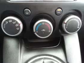 Mazda 2 (2012) thumbnail 18
