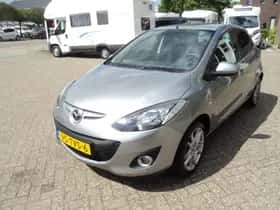 Mazda 2 (2012) thumbnail 4