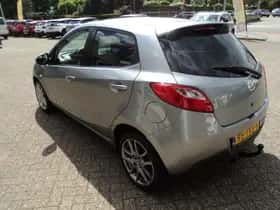 Mazda 2 (2012) thumbnail 6