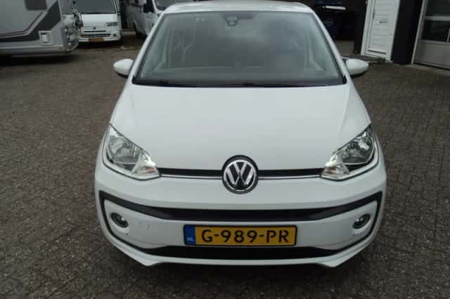 Volkswagen Up! (2019) thumbnail 3