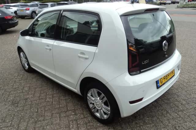 Volkswagen Up! (2019) thumbnail 6