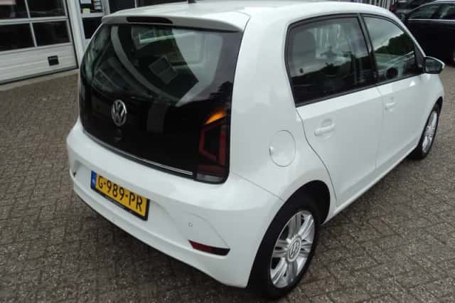 Volkswagen Up! (2019) thumbnail 8