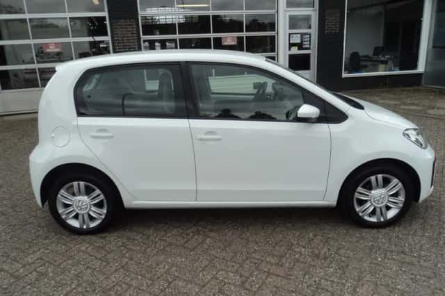 Volkswagen Up! (2019) thumbnail 9