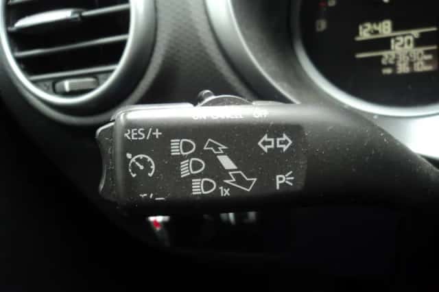 SEAT Leon (2010) thumbnail 16
