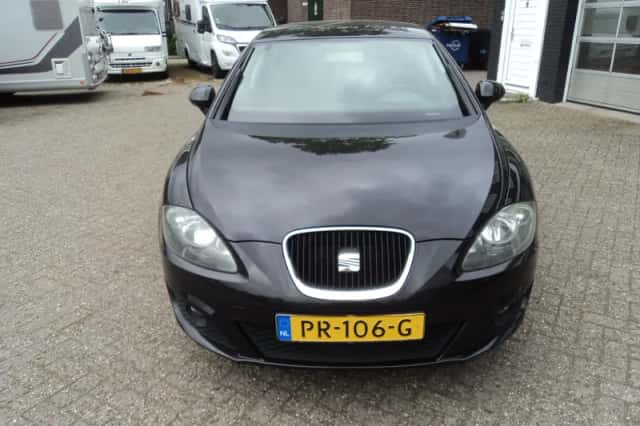 SEAT Leon (2010) thumbnail 3