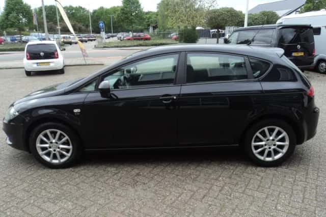 SEAT Leon (2010) thumbnail 5