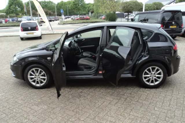 SEAT Leon (2010) thumbnail 10