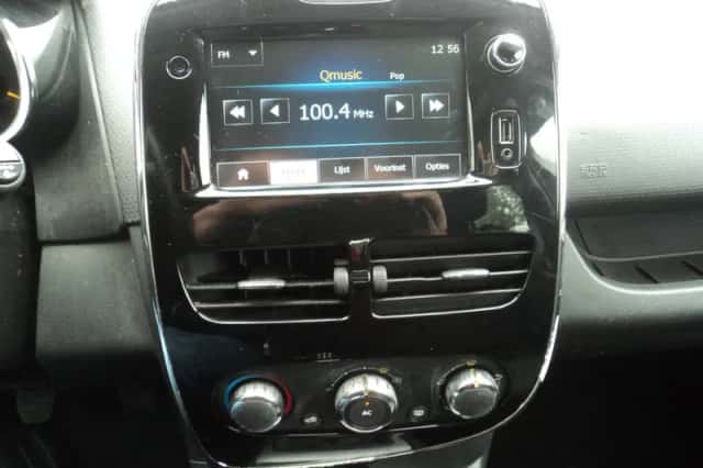 Renault Clio (2014) thumbnail 16