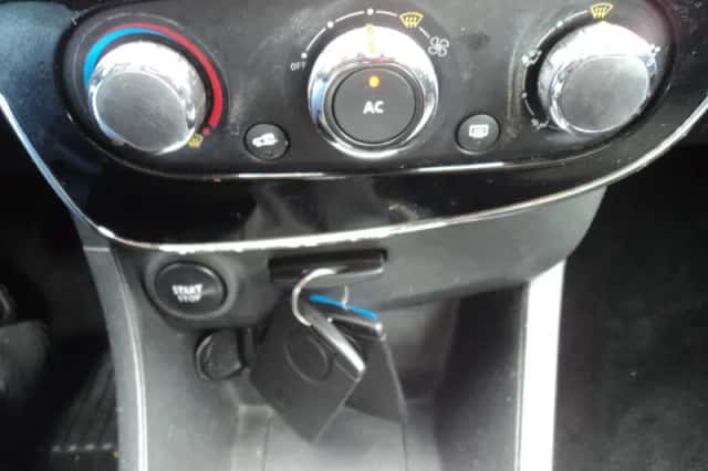 Renault Clio (2014) thumbnail 19