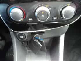 Renault Clio (2014) thumbnail 19