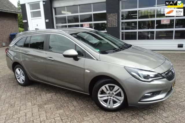 Opel Astra Sports Tourer (2016) thumbnail 1