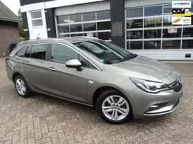 Opel Astra Sports Tourer (2016) thumbnail 2