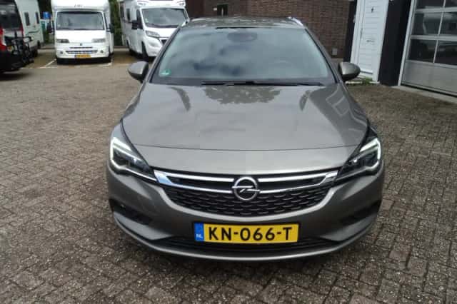 Opel Astra Sports Tourer (2016) thumbnail 3
