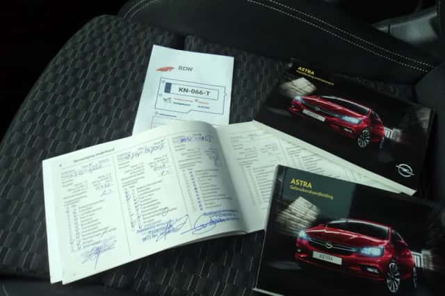 Opel Astra Sports Tourer (2016) thumbnail 23
