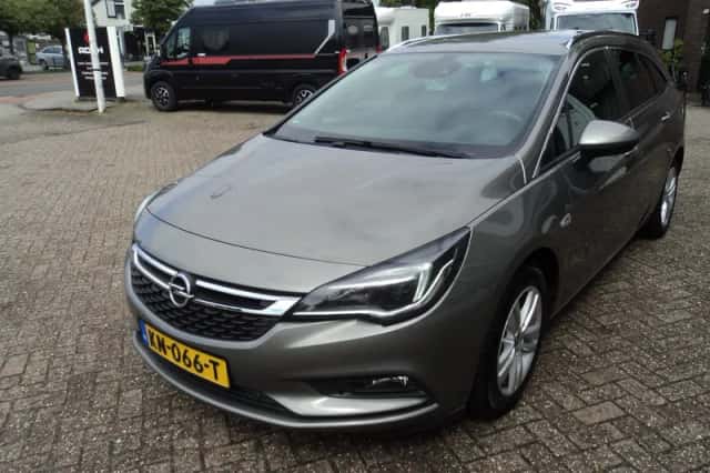 Opel Astra Sports Tourer (2016) thumbnail 4