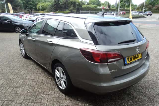 Opel Astra Sports Tourer (2016) thumbnail 6