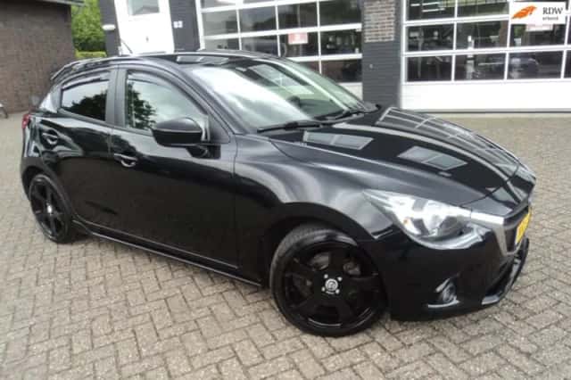 Mazda 2 (2015) thumbnail 1
