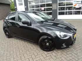 Mazda 2 (2015) thumbnail 2