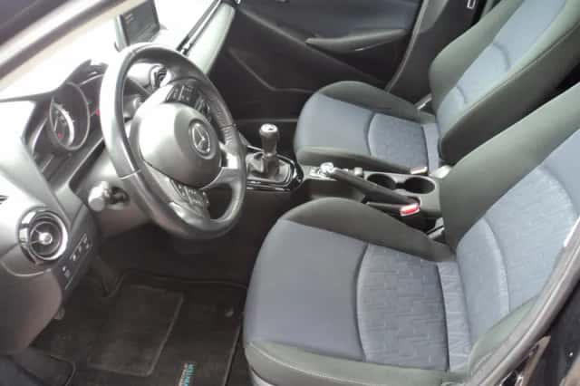 Mazda 2 (2015) thumbnail 11