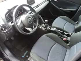 Mazda 2 (2015) thumbnail 14