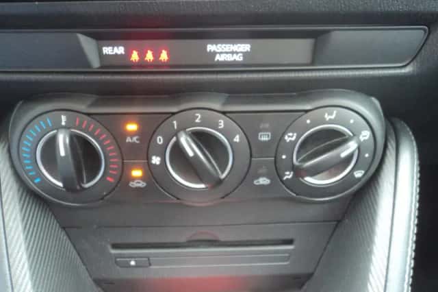 Mazda 2 (2015) thumbnail 18