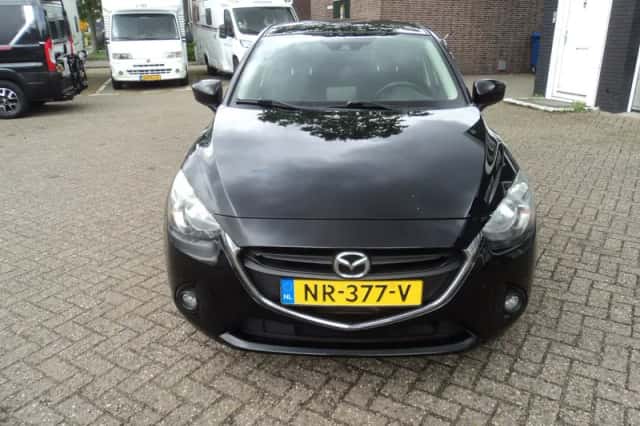 Mazda 2 (2015) thumbnail 3