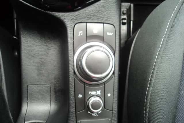 Mazda 2 (2015) thumbnail 23