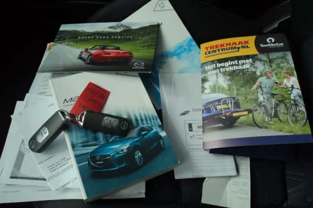 Mazda 2 (2015) thumbnail 25