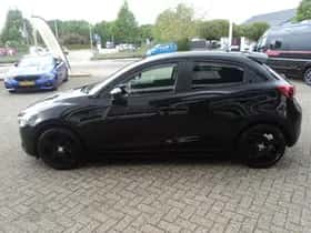 Mazda 2 (2015) thumbnail 5
