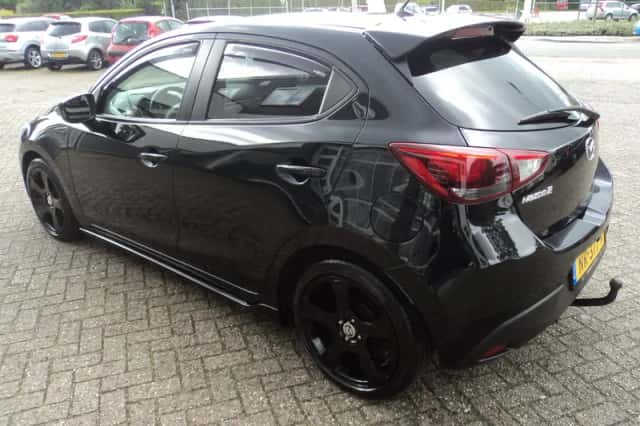 Mazda 2 (2015) thumbnail 6