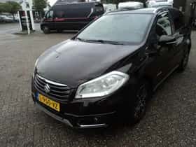 Suzuki SX4 S-Cross (2015) thumbnail 4