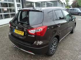 Suzuki SX4 S-Cross (2015) thumbnail 8
