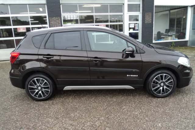 Suzuki SX4 S-Cross (2015) thumbnail 9