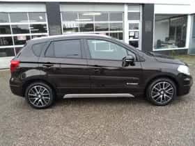 Suzuki SX4 S-Cross (2015) thumbnail 9