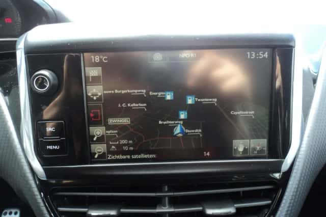 Peugeot 2008 (2016) thumbnail 17