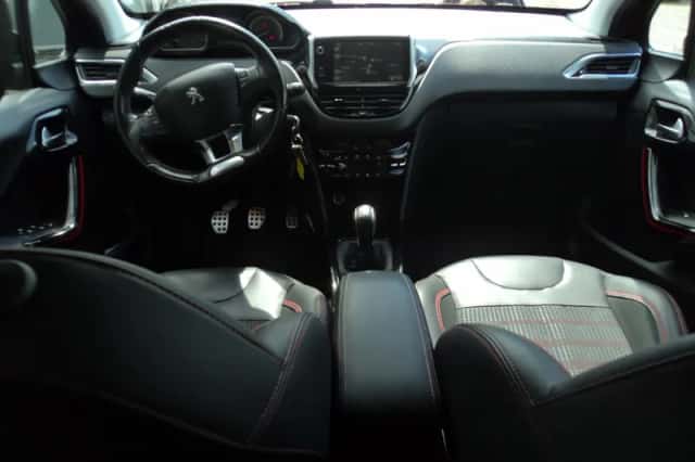 Peugeot 2008 (2016) thumbnail 20