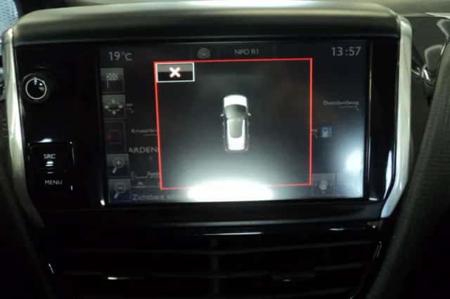Peugeot 2008 (2016) thumbnail 24